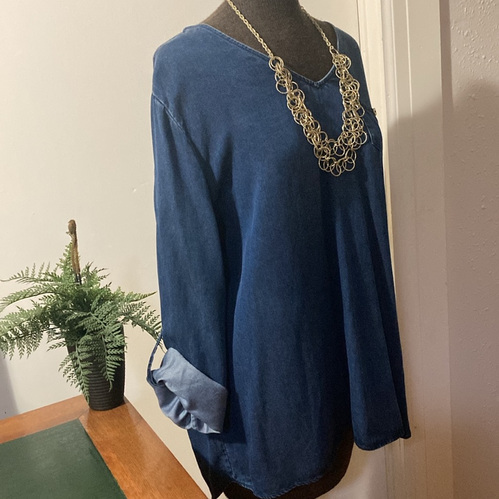 Soft Surroundings Chambray Tunic, size 1X. Very soft material.